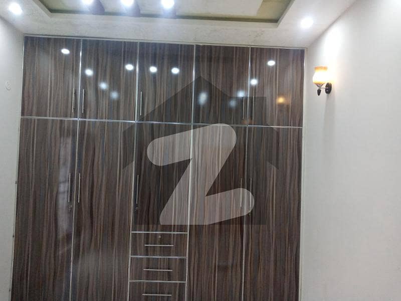 بحریہ ٹاؤن ۔ بلاک اے اے بحریہ ٹاؤن سیکٹرڈی,بحریہ ٹاؤن,لاہور میں 3 کمروں کا 5 مرلہ مکان 75.0 ہزار میں کرایہ پر دستیاب ہے۔