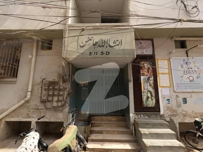 ناظم آباد - بلاک 5ای ناظم آباد,کراچی میں 2 کمروں کا 4 مرلہ فلیٹ 60.0 لاکھ میں برائے فروخت۔