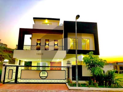 بحریہ ٹاؤن فیز 8 بحریہ ٹاؤن راولپنڈی,راولپنڈی میں 5 کمروں کا 10 مرلہ مکان 3.5 کروڑ میں برائے فروخت۔
