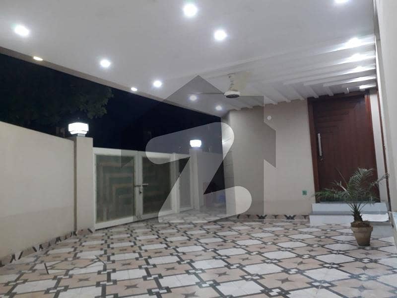 9Marla like brand new Luxury house for sale in Sector D Bahria town Lahore