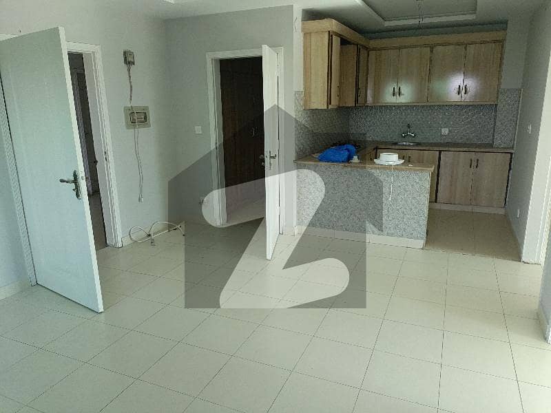 2 Bed flat available D -17/2