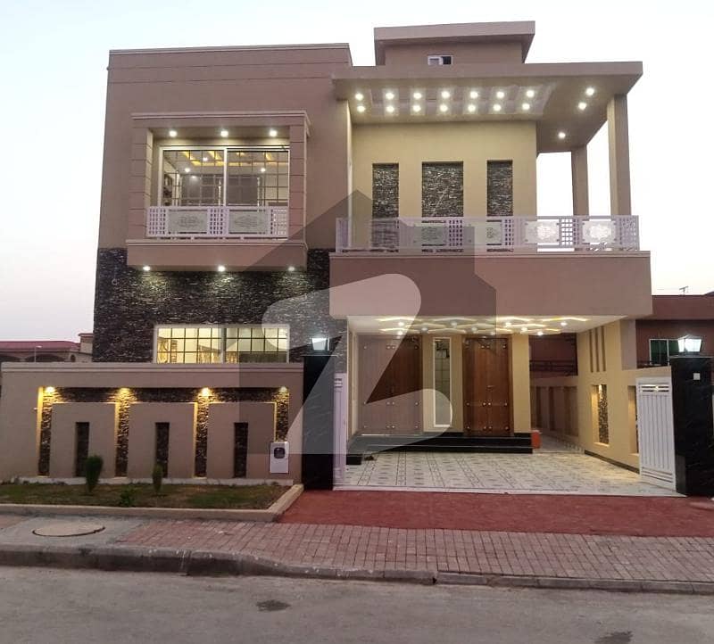 بحریہ ٹاؤن فیز 8 بحریہ ٹاؤن راولپنڈی,راولپنڈی میں 5 کمروں کا 10 مرلہ مکان 4.65 کروڑ میں برائے فروخت۔