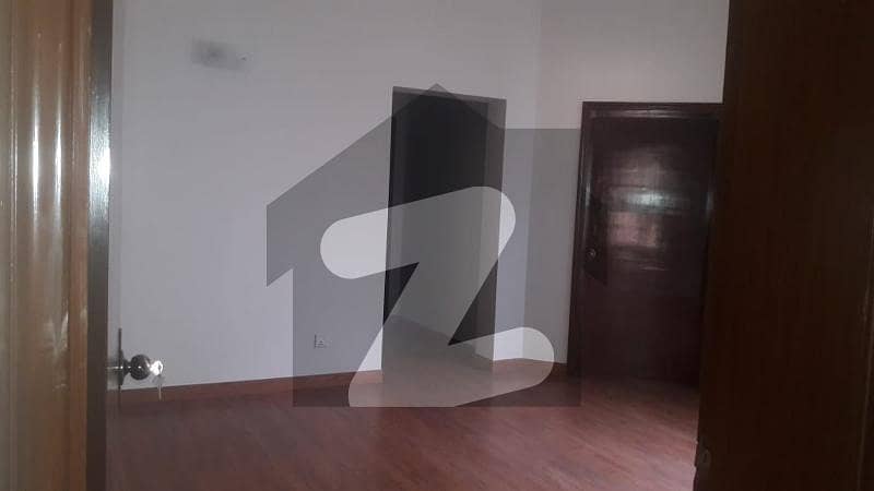 Splendid Design Area 2 Kanal House Hot Location Of DHA Lahore Reasonable Price Available For Rent