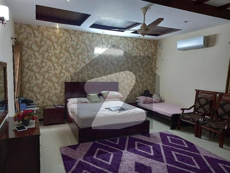ویلینشیاء ہاؤسنگ سوسائٹی لاہور میں 5 کمروں کا 1 کنال مکان 1.75 لاکھ میں کرایہ پر دستیاب ہے۔