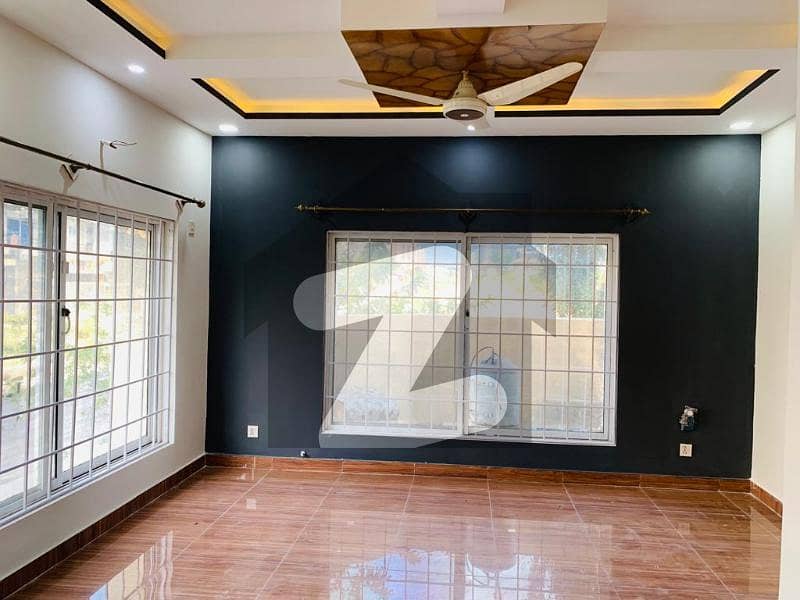 5 Marla House For sale In Bahria Town Phase 8 - Sector E-3