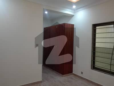 1800 Square Feet Lower Portion Situated In Roshan Pakistan Scheme For rent