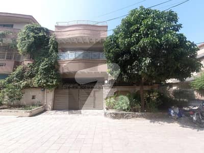 سوان گارڈن ۔ بلاک سی سوان گارڈن,اسلام آباد میں 5 کمروں کا 8 مرلہ مکان 2.6 کروڑ میں برائے فروخت۔