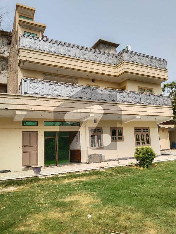 ورسک روڈ پشاور میں 7 کمروں کا 1 کنال مکان 90.0 ہزار میں کرایہ پر دستیاب ہے۔