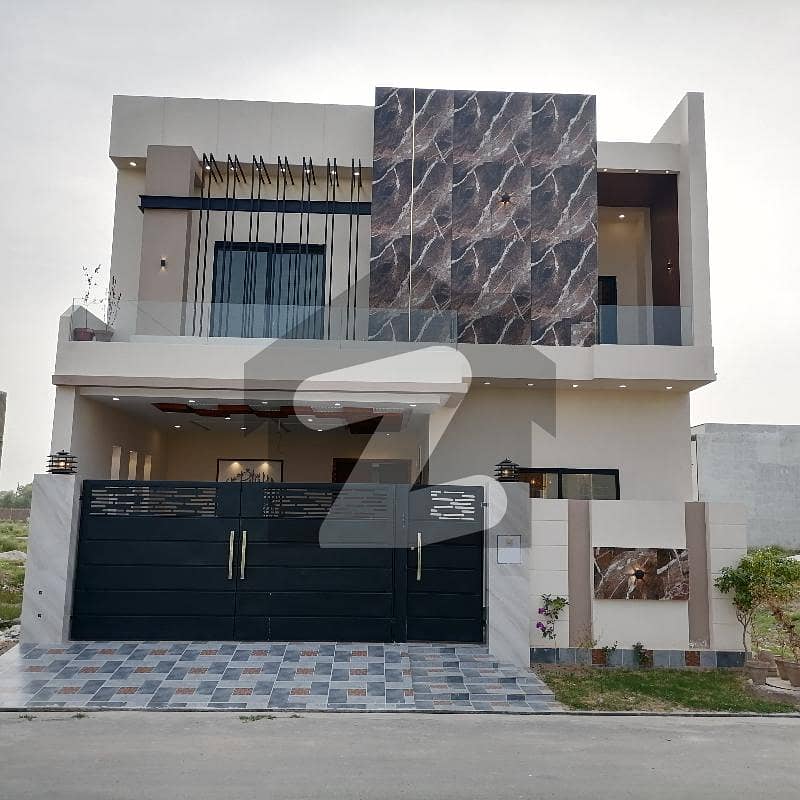 7 Marla House For sale In The Perfect Location Of Jeewan City - Phase 6