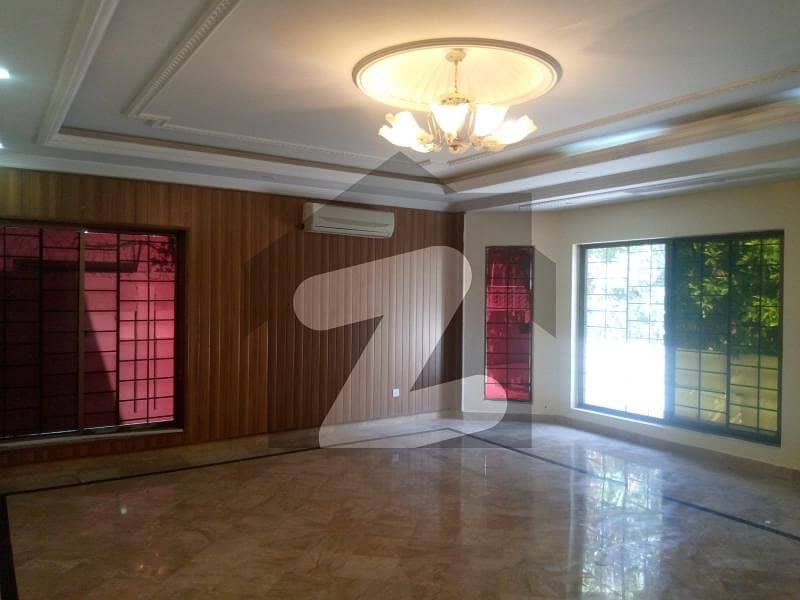 1000 Sqyd Fully Renovated Triple Storey House For Rent In F-8/1