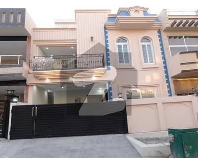 F-17 MPCHS 30x60= 8 Marla luxurious brand new house available for sale