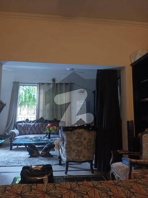 ڈی ایچ اے فیز 2 ڈیفنس (ڈی ایچ اے),لاہور میں 3 کمروں کا 7 مرلہ مکان 3.4 کروڑ میں برائے فروخت۔