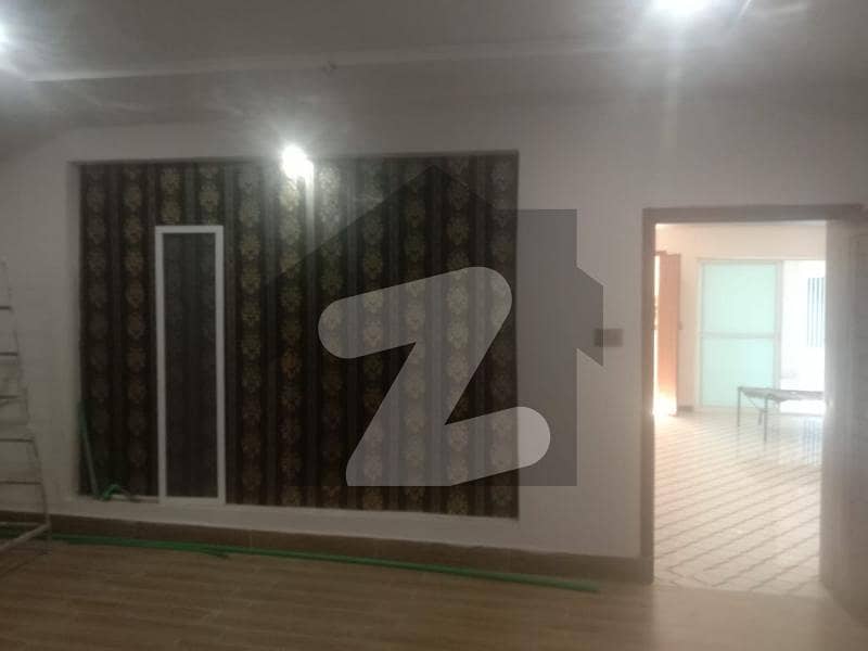 بوسان روڈ ملتان میں 5 کمروں کا 10 مرلہ مکان 1.75 کروڑ میں برائے فروخت۔