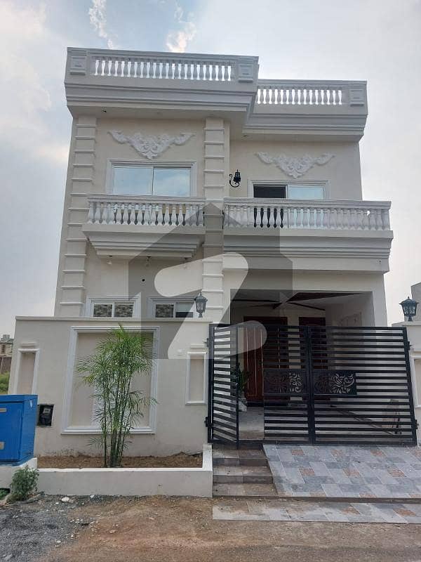 الکبیر فیز 2 - بلاک اے الکبیر ٹاؤن - فیز 2,الکبیر ٹاؤن,رائیونڈ روڈ,لاہور میں 4 کمروں کا 5 مرلہ مکان 1.8 کروڑ میں برائے فروخت۔