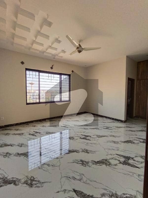 50x90 Basement available for rent in g14/3