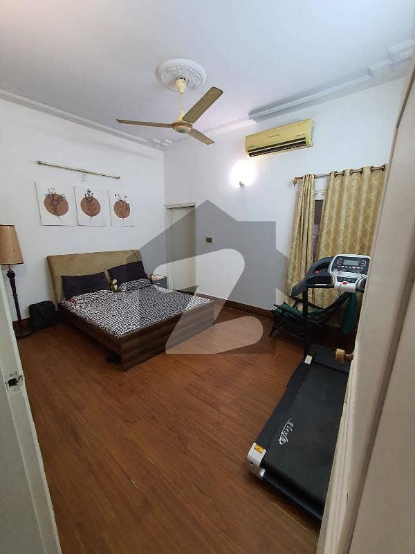 گلستانِِ جوہر ۔ بلاک 3 گلستانِ جوہر,کراچی میں 4 کمروں کا 1 مرلہ مکان 2.55 کروڑ میں برائے فروخت۔