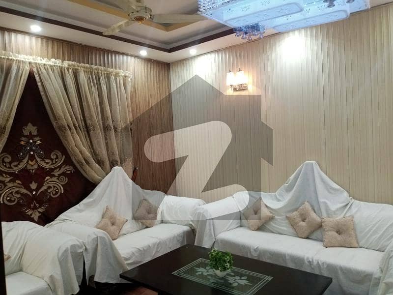 کینال بینک ہاؤسنگ سکیم لاہور میں 5 کمروں کا 10 مرلہ مکان 3.9 کروڑ میں برائے فروخت۔