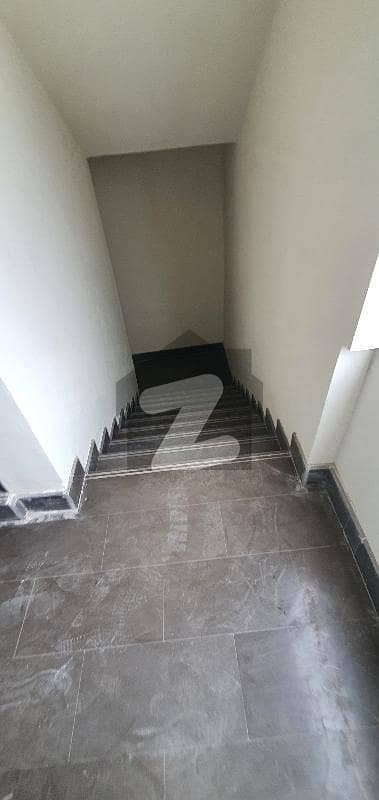 CORNER COMMERCIAL BUILDING AVAILABLE FOR RENT CORNER COMMERCIAL BUILDING AVAILABLE FOR RENT