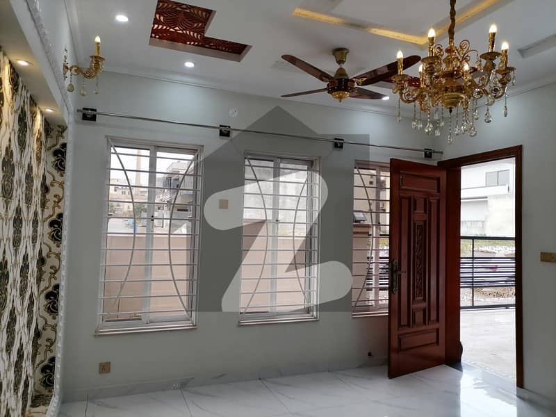 میڈیا ٹاؤن راولپنڈی میں 4 کمروں کا 6 مرلہ مکان 2.75 کروڑ میں برائے فروخت۔