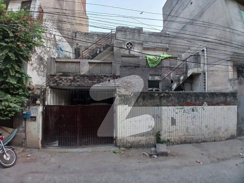 والٹن روڈ لاہور میں 5 کمروں کا 8 مرلہ مکان 1.9 کروڑ میں برائے فروخت۔