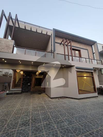 ڈی ایچ اے فیز 6 ڈی ایچ اے ڈیفینس,کراچی میں 6 کمروں کا 1 کنال مکان 12.5 کروڑ میں برائے فروخت۔