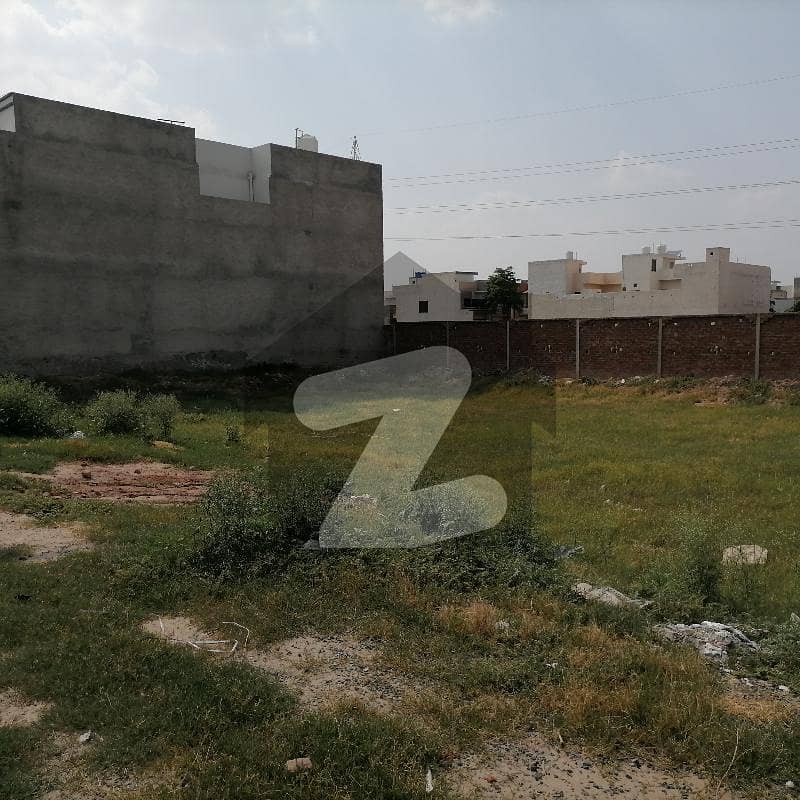 Residential Plot 6 Marla For sale In Jeewan City - Phase 6