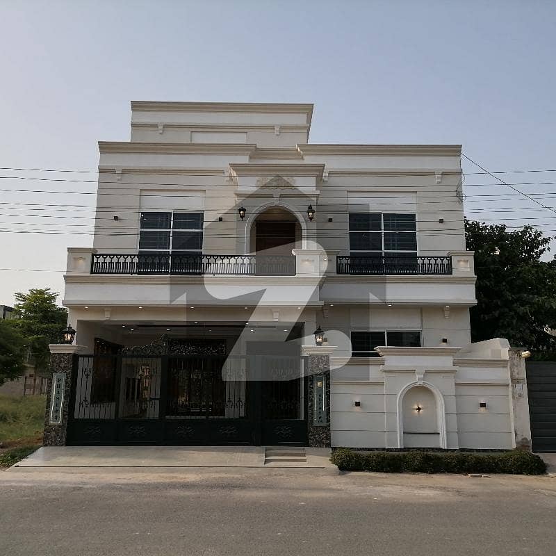 Ideally Located House For sale In Jeewan City - Phase 3 Available