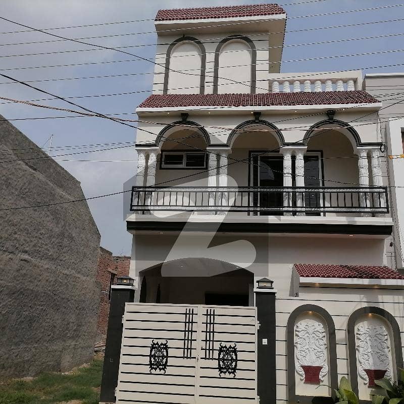 Highly-Desirable House Available In Jeewan City - Phase 5 For sale