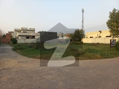 Outstanding location available for sale mihafiz town main per