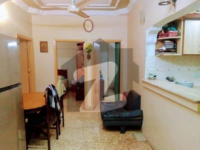 1400 sq ft Well Maintain luxury flat for Sale 3 bed dd habib terrace Block N