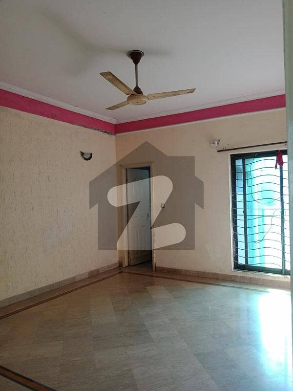 4 marla neat 1 bed lower portion in cantt view society near bedian road lhr