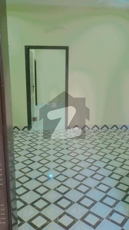 گلبرگ ویلی فیصل آباد میں 3 کمروں کا 2 مرلہ مکان 65.0 لاکھ میں برائے فروخت۔