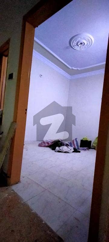 عزیز آباد گلبرگ ٹاؤن,کراچی میں 2 کمروں کا 5 مرلہ زیریں پورشن 35.0 ہزار میں کرایہ پر دستیاب ہے۔