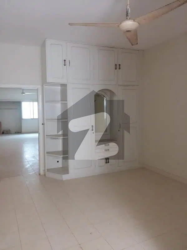 Jamshed Road Flat For Sale Sized 1500 Square Feet