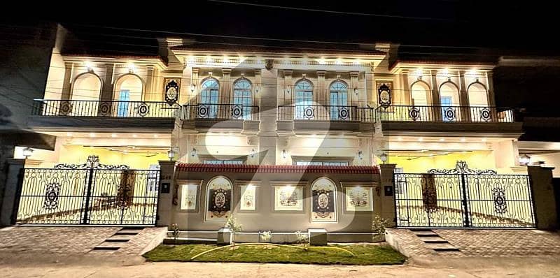 خیابانِ شیر سرگودھا میں 4 کمروں کا 7 مرلہ مکان 2.85 کروڑ میں برائے فروخت۔