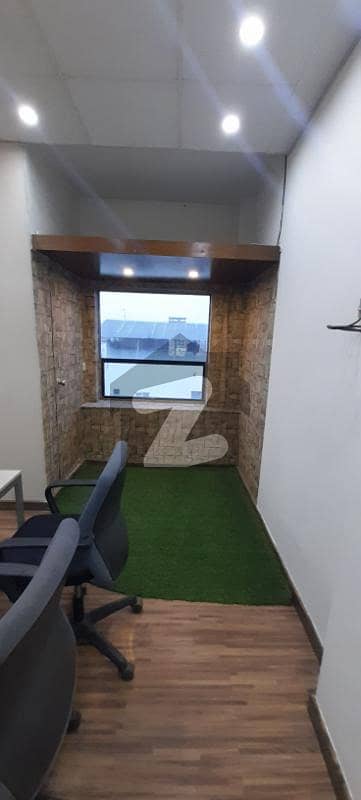 beautifull furnished 275 sqft office available on MM ALAM ROAD GULBERG 3