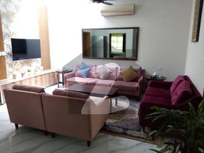 رائل ریزیڈینشیا لاہور میں 5 کمروں کا 10 مرلہ مکان 3.5 کروڑ میں برائے فروخت۔
