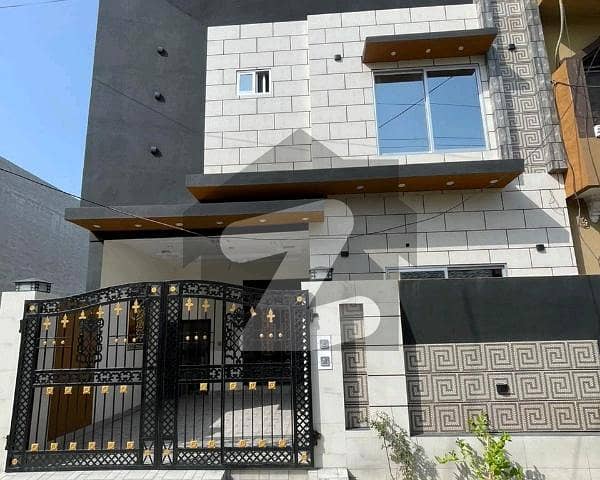 Find Your Ideal Prime Location House In Lahore Under Rs. 17500000