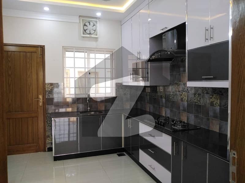 House For sale In Beautiful F-17 House For sale In Beautiful F-17