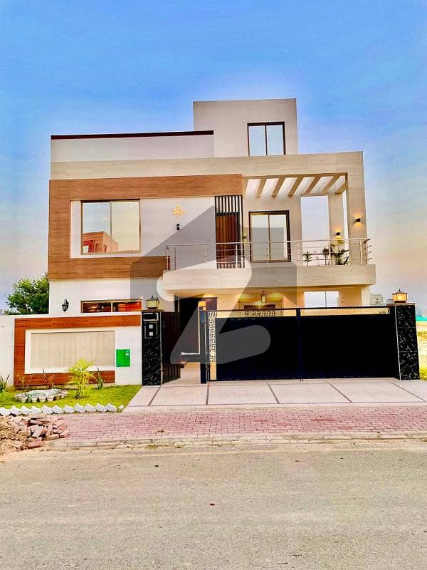 10 Marla Residential House For Sale In Tauheed Block Bahria Town Lahore