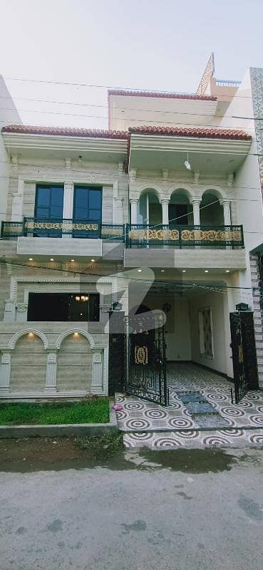 الحفیظ گارڈن جی ٹی روڈ,لاہور میں 3 کمروں کا 4 مرلہ مکان 1.4 کروڑ میں برائے فروخت۔