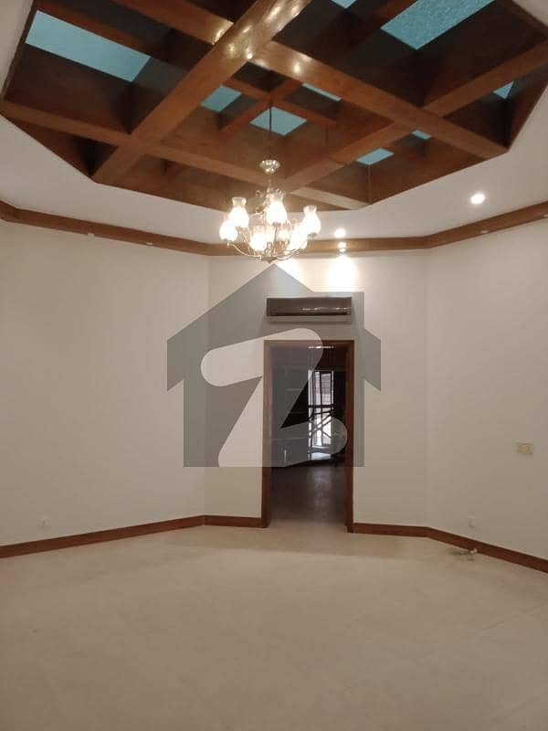 Upper Portion Mostly Lock Lower Portion Marble Flooring Available