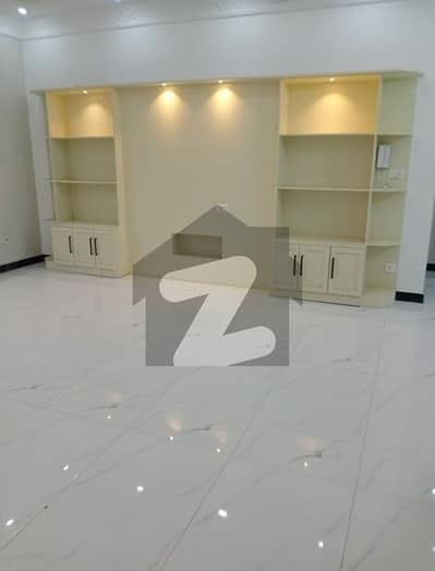 سینٹرل پارک ہاؤسنگ سکیم لاہور میں 6 کمروں کا 1 کنال مکان 4.9 کروڑ میں برائے فروخت۔