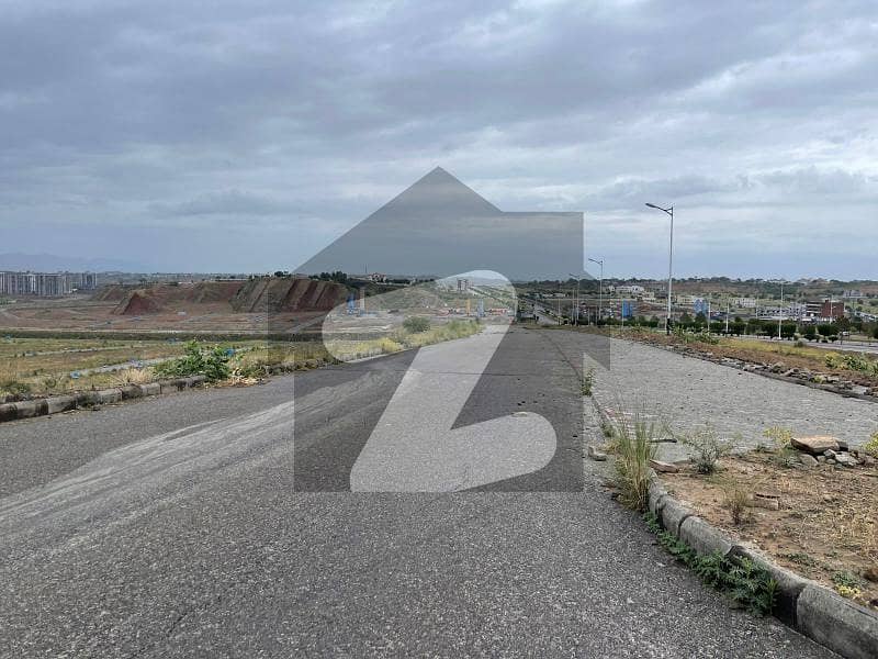 Ideal Location 4 Marla Commercial Plot For Sale On Main Expressway Near Dha Head Office