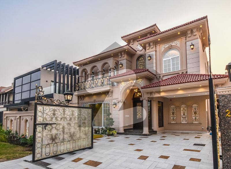 ORIGINAL HOUSE AND ORIGINAL PICTURES 1 KANAL BRANDNEW SPANISH DESIGNED