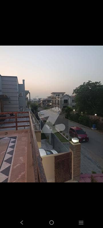 میڈیا ٹاؤن ۔ بلاک بی میڈیا ٹاؤن,راولپنڈی میں 5 کمروں کا 10 مرلہ مکان 4.5 کروڑ میں برائے فروخت۔