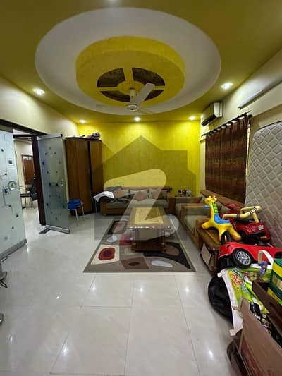 فریرے ٹاؤن کراچی میں 3 کمروں کا 7 مرلہ مکان 4.5 کروڑ میں برائے فروخت۔