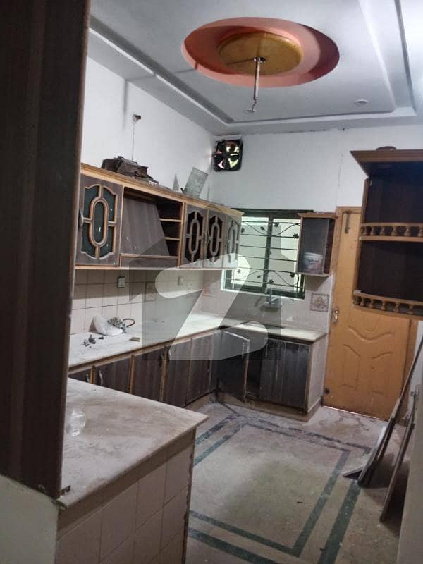 وینس ہاؤسنگ سکیم لاہور میں 2 کمروں کا 10 مرلہ زیریں پورشن 42.0 ہزار میں کرایہ پر دستیاب ہے۔