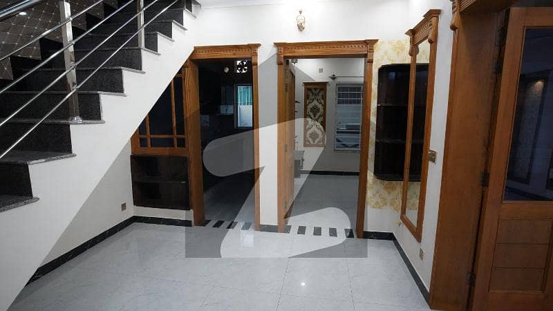 Beautiful house at good location 25 x 50 ground Portion Available For Rent IN G11 Islamabad
