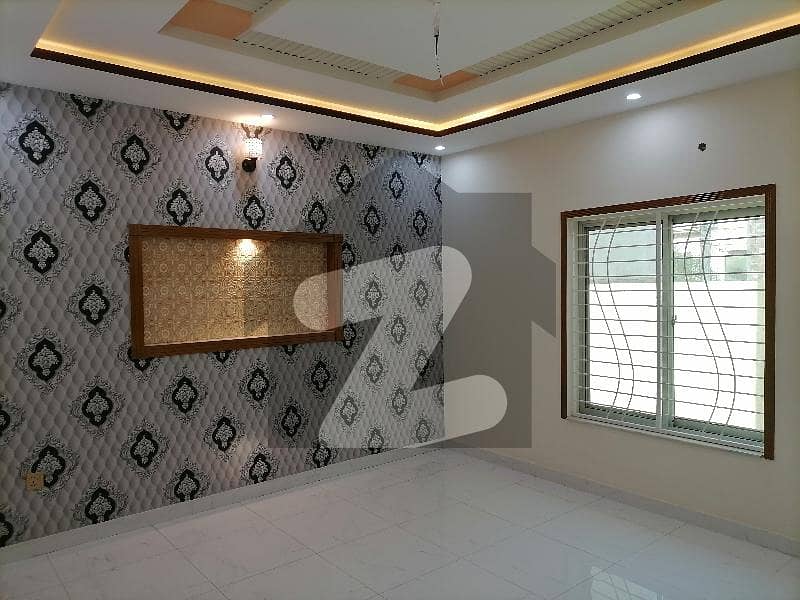 گلشنِِِ راوی ۔ بلاک اے گلشنِ راوی,لاہور میں 5 کمروں کا 10 مرلہ مکان 5.25 کروڑ میں برائے فروخت۔
